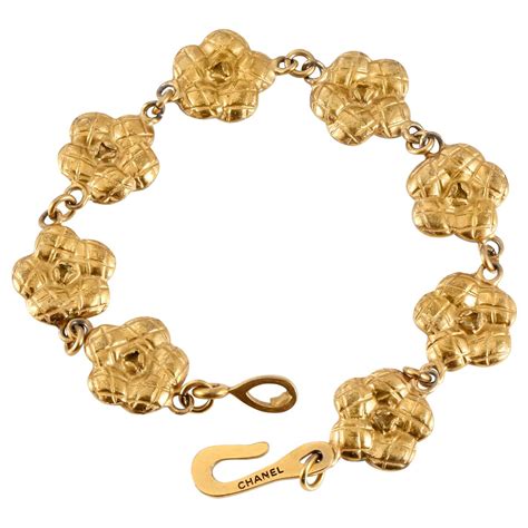 chanel collana camélia|Chanel camellia bracelet.